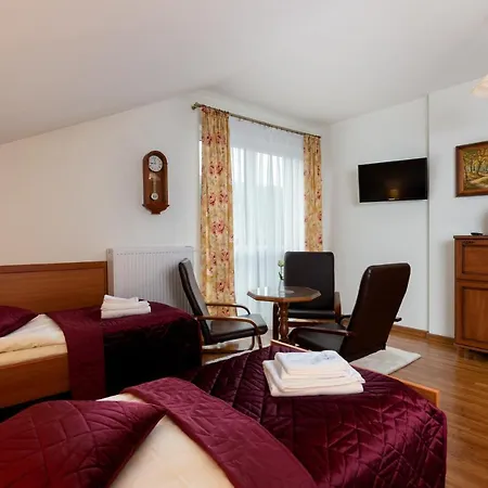 I Wzgorze Jerrego I Z Widokiem Na Gory Szczyrk