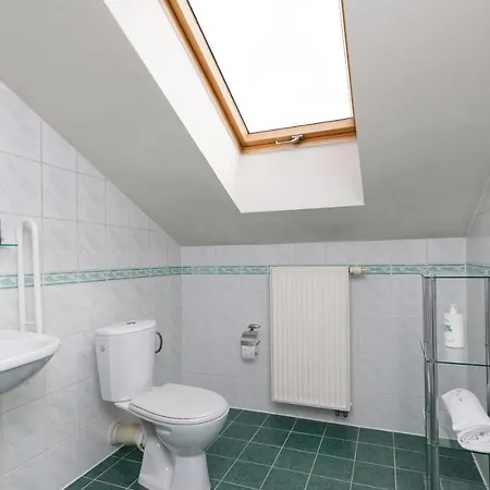 I Wzgorze Jerrego I Z Widokiem Na Gory Szczyrk