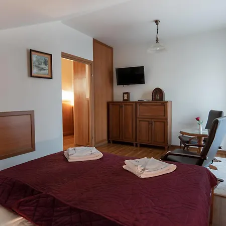 I Wzgorze Jerrego I Z Widokiem Na Gory Szczyrk