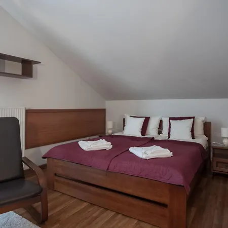 I Wzgorze Jerrego Apartamenty, I Z Widokiem Na Gory 住宿加早餐酒店 3*