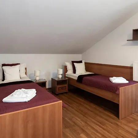 住宿加早餐酒店 I Wzgorze Jerrego Apartamenty, I Z Widokiem Na Gory 什切尔克
