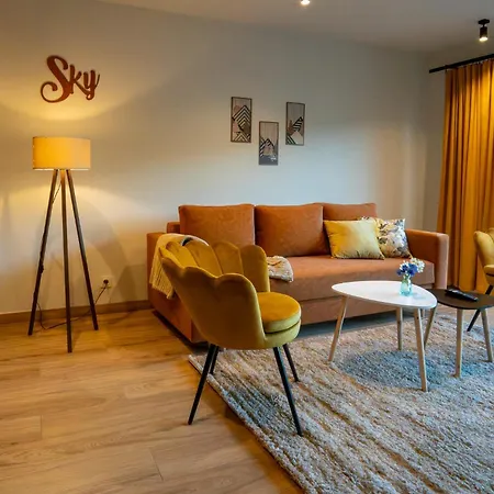 I Wzgorze Jerrego I Z Widokiem Na Gory Szczyrk