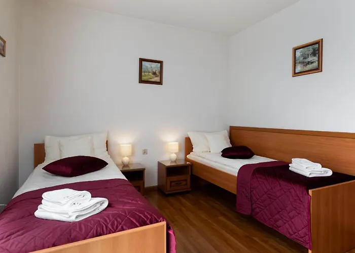 I Wzgorze Jerrego I Z Widokiem Na Gory שצ'צ'ירק