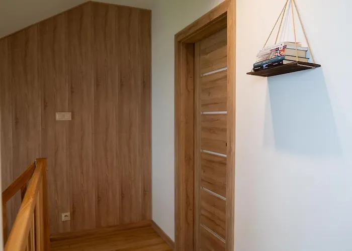 I Wzgorze Jerrego I Z Widokiem Na Gory שצ'צ'ירק